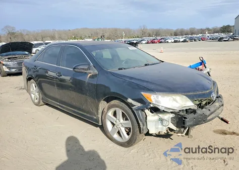 2012 Toyota Camry Base z USA, uszkodzony, nr VIN 4T1BF1FK0CU197945